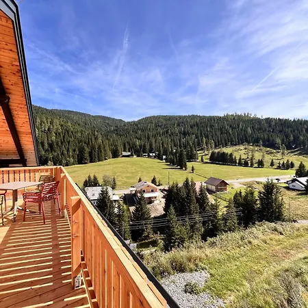 Claras Bergzeit Apartman *